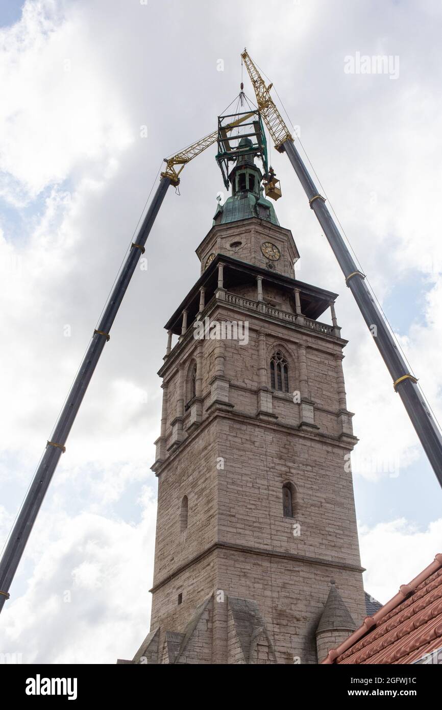 Abbau der Kirchturmspitze der Marktkirche St. Bonifacii in Bad Langensalza Stock Photo