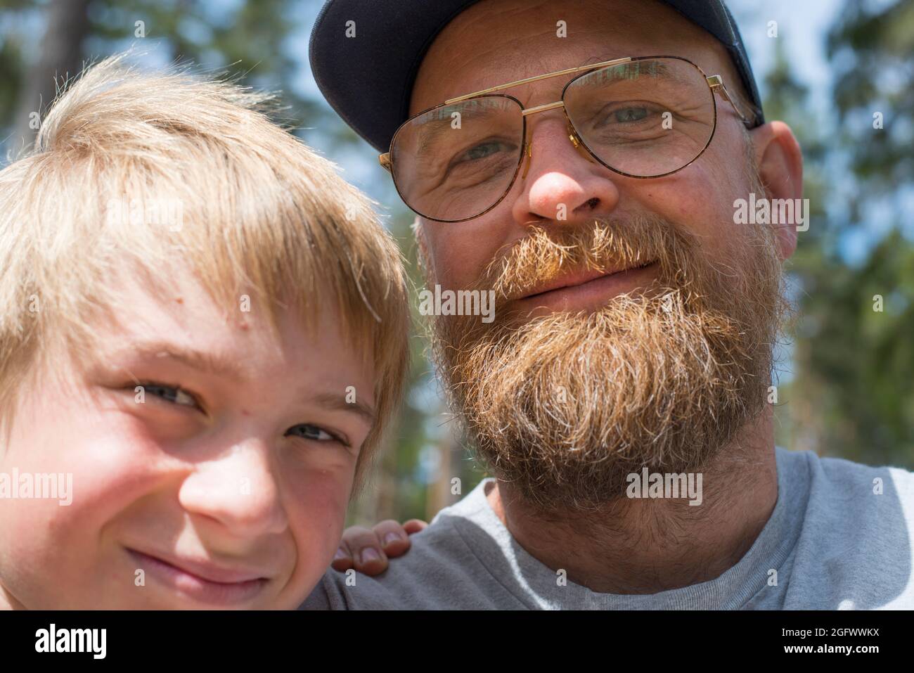 Father son teenage looking hi-res stock photography and images - Alamy