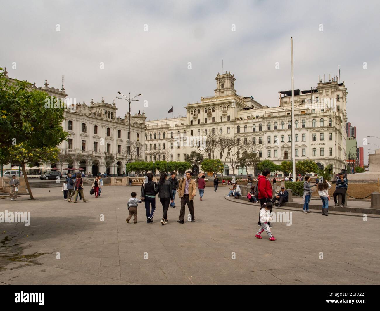 File:2017 Lima - Club Nacional en la Plaza San Martín.jpg - Wikipedia