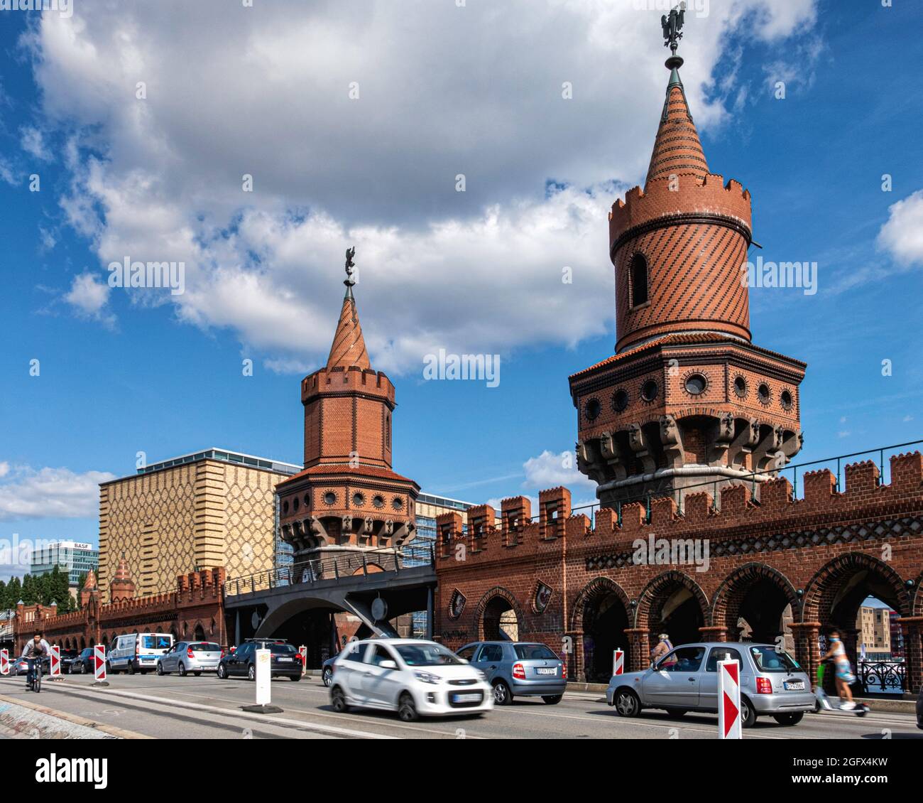 Oberbaumbrücke, Oberbaum bridge over the Spree River,  The bridge Connects Kreuzberg to Friedrichshain.in Berlin Stock Photo