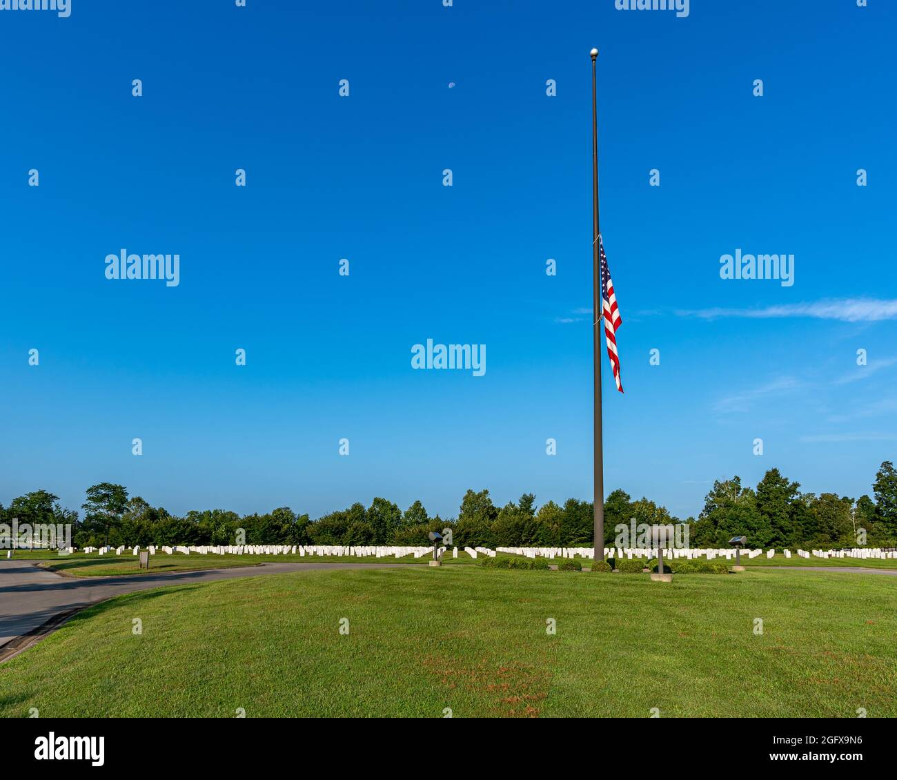 Half staff flag hi-res stock photography and images - Alamy