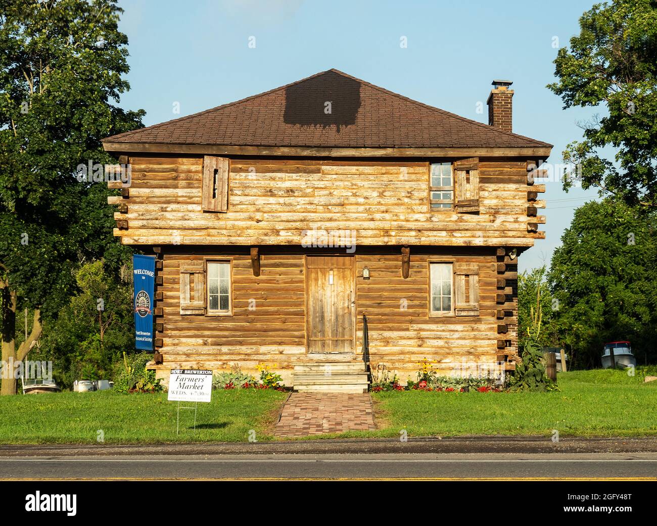 Brewerton, New York, USA. August 22,2021 .Exterior of the Oliver Stevens Blockhouse Museum on the historic grounds of the old Fort Brewerton Stock Photo