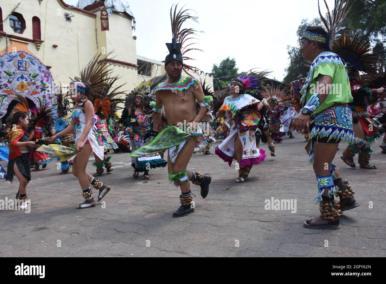 Aztec dance mexico city hi-res stock photography and images - Alamy