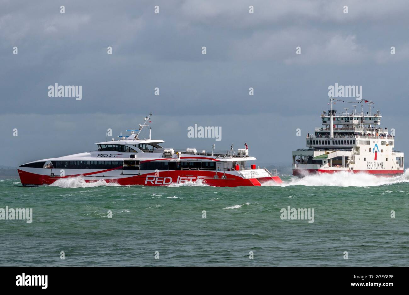 red funnel ferry, red jet fast ferry, isle of wight ferry, southampton to cowes ferry, ferry
