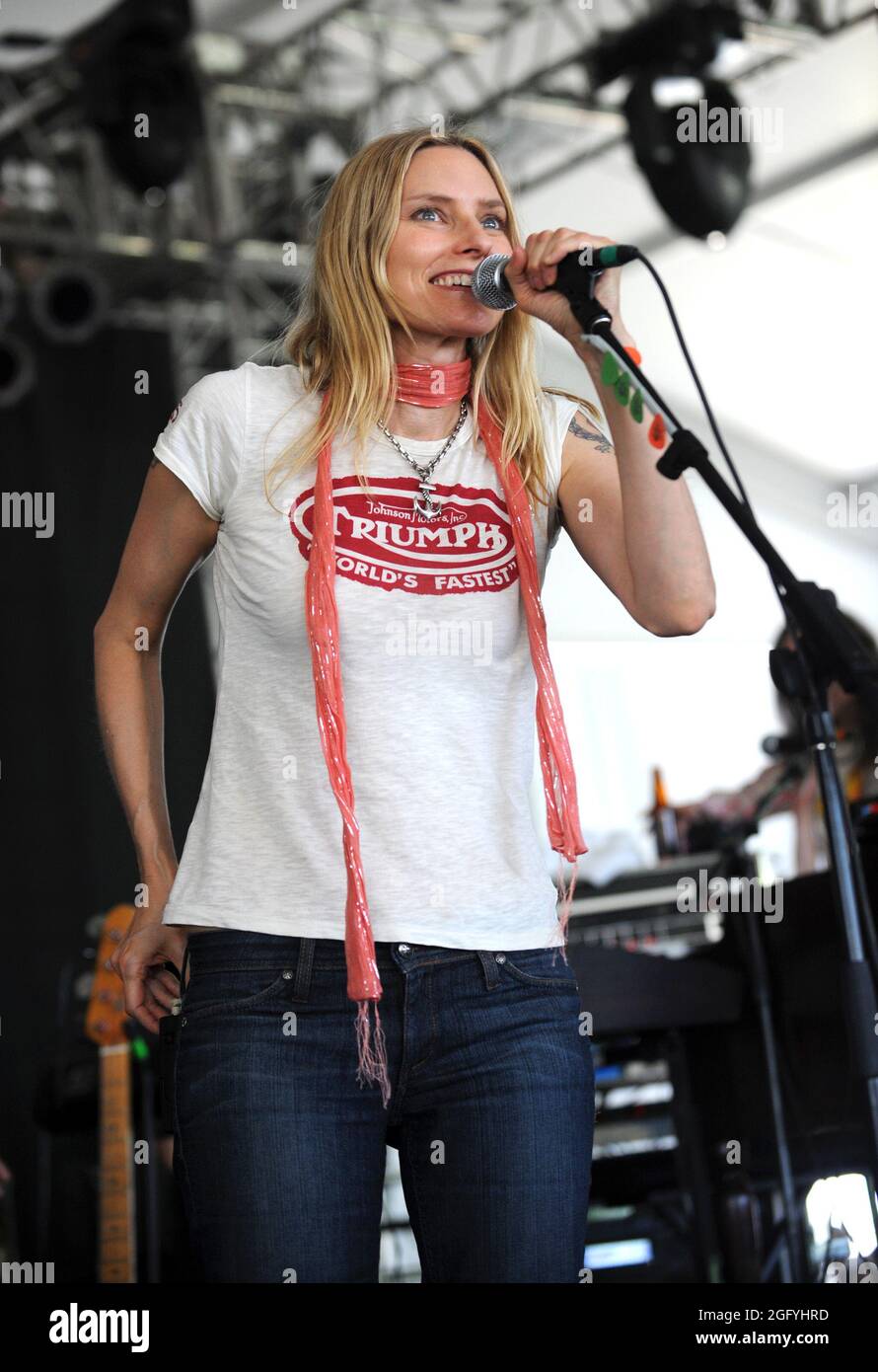 Jun 15, 2008 - Manchester, Tennessee, USA - Musician AIMEE MANN performs  live as her 2008 current tour makes a stop at The Bonnaroo Music and Arts  Festival. The four-day multi-stage camping, image size:890x1390