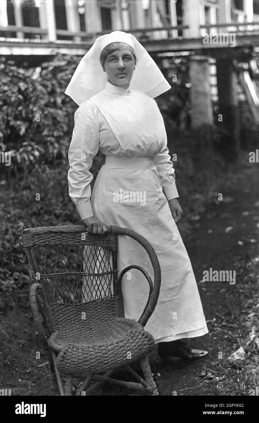 Nurses wear uniform Black and White Stock Photos & Images Alamy