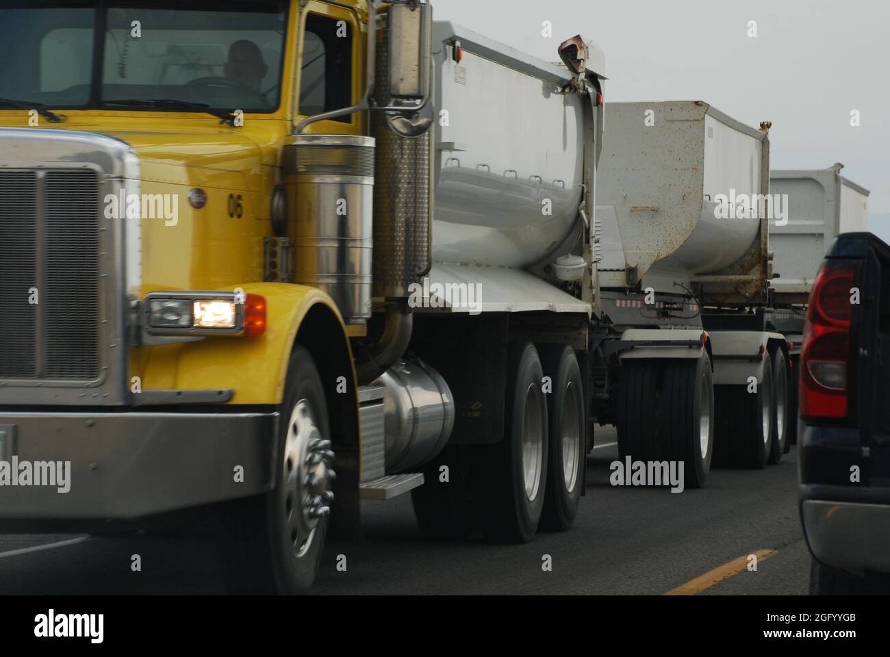 Big rig on a Nevada highway Stock Photo - Alamy