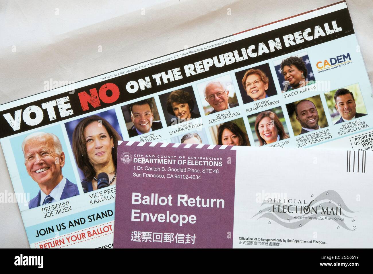 Recalling Political Recall pro hi-res stock photography and images - Alamy