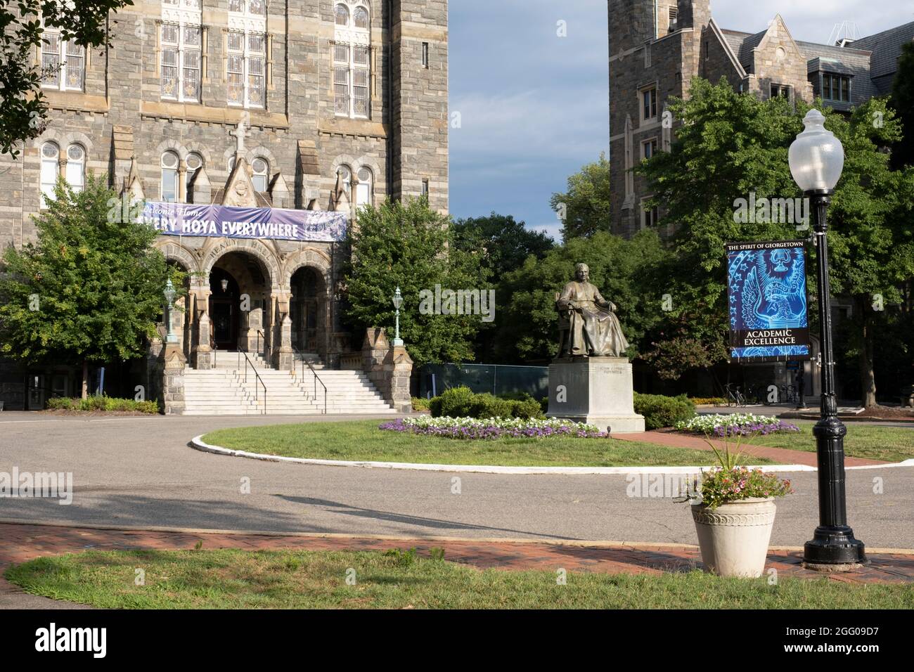 Georgetown University, Washington, DC., USA.  Statue of John Carroll, Founder of the University. Stock Photo