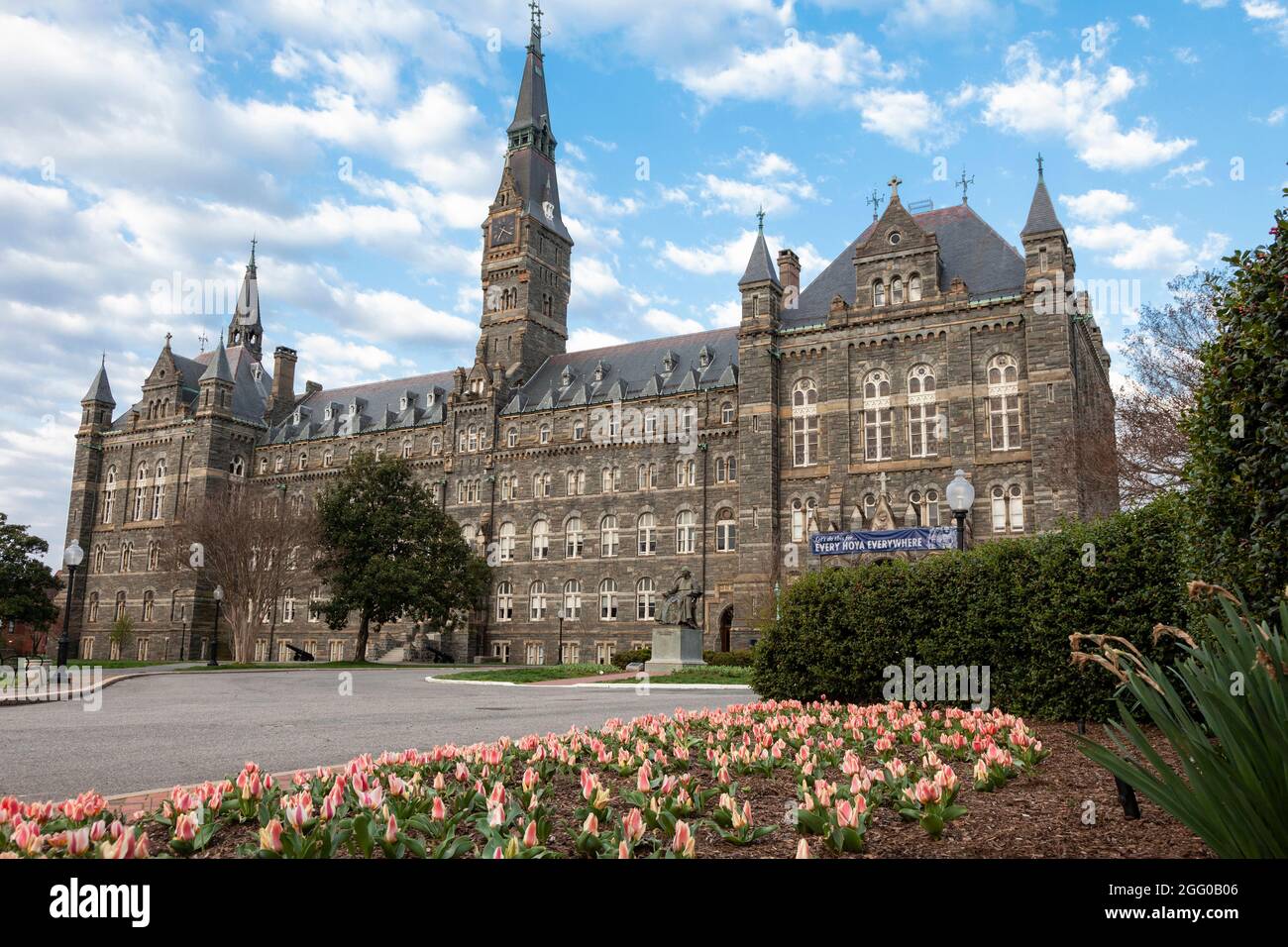 Georgetown university healy hall hi-res stock photography and images ...