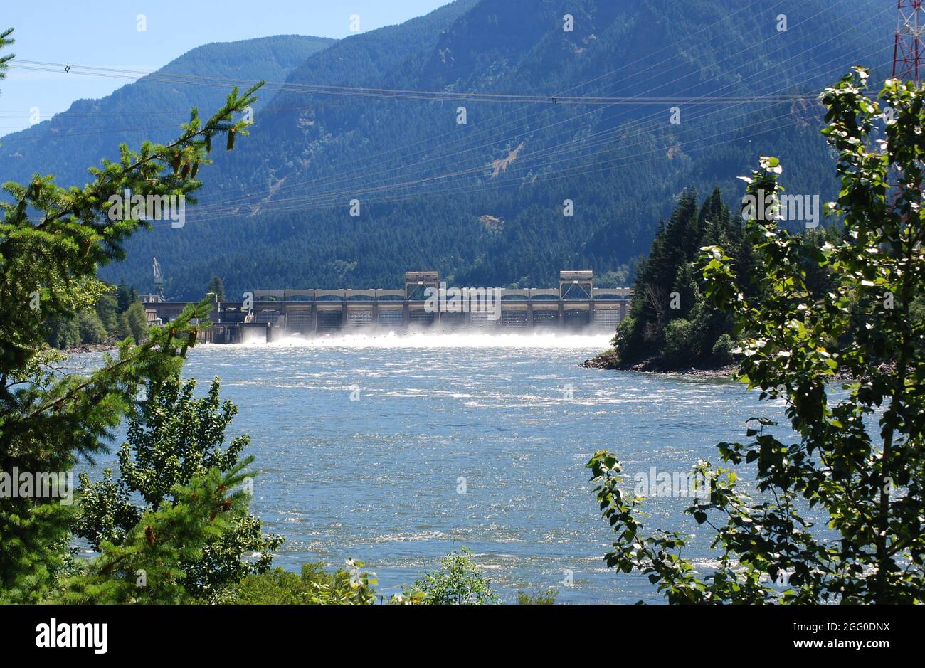 Hydro power dam on the Columbia River Stock Photo - Alamy