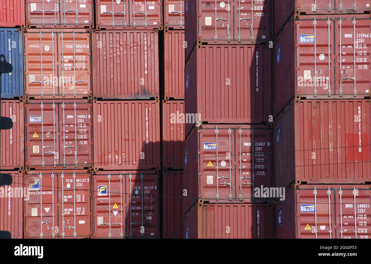 Shipping containers at the Port of Seattle Stock Photo - Alamy