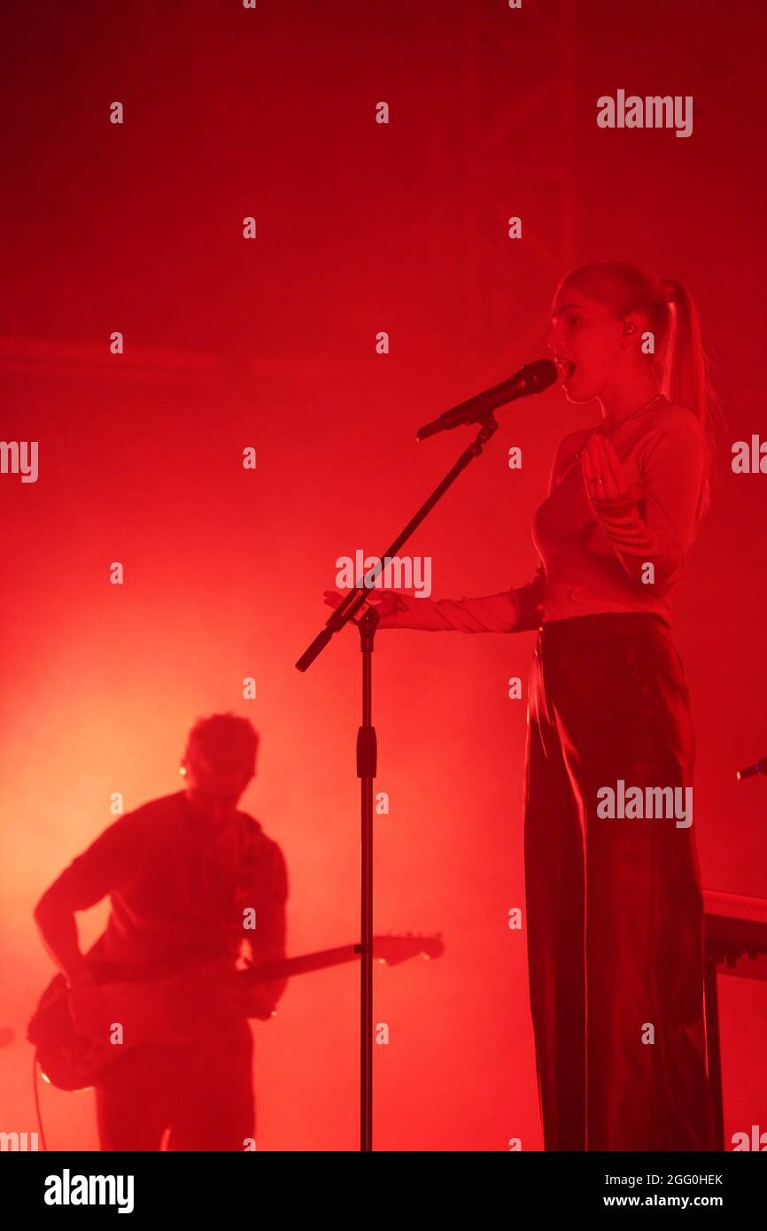 London Grammar Performing Live On Stage At All Points East Festival london-grammar-performing-live-on-stage-at-all-points-east-festival
