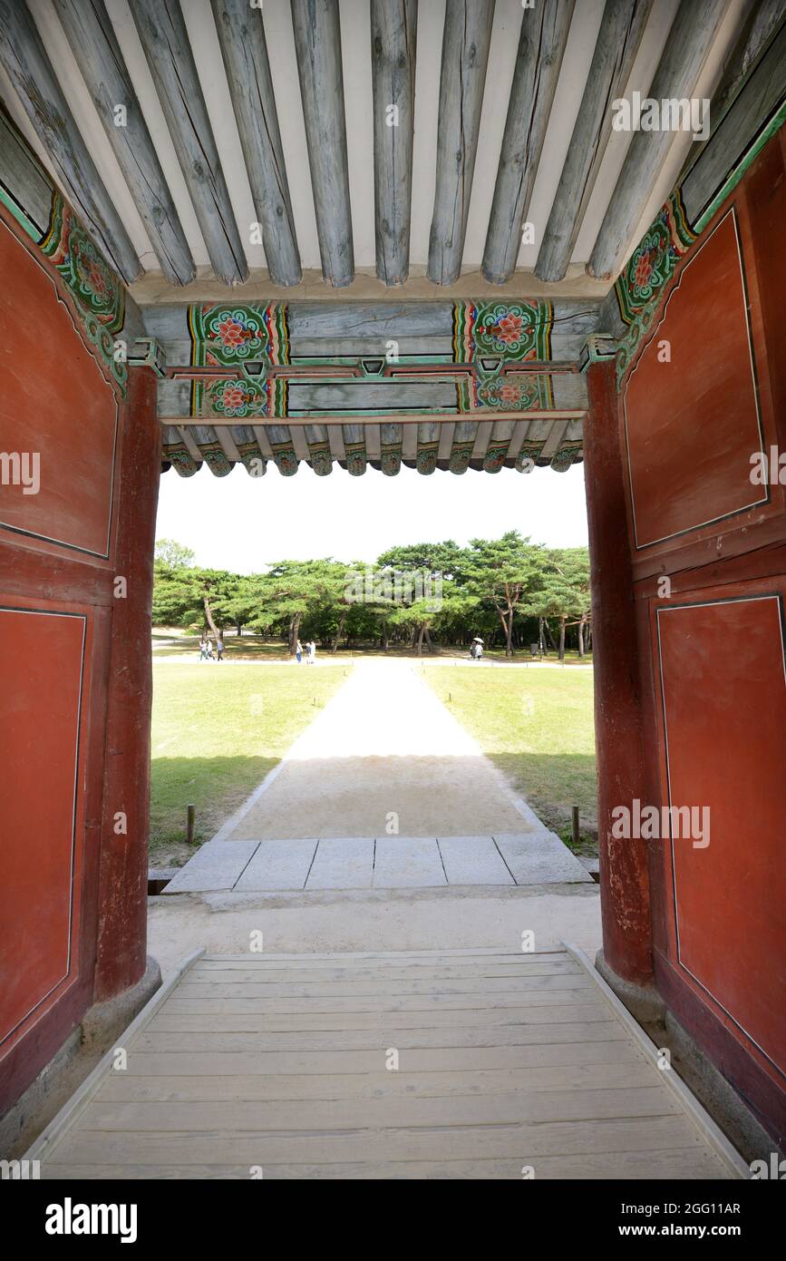 Diriment Traditional Korean architecture displayed in the diriment pavilions at ...