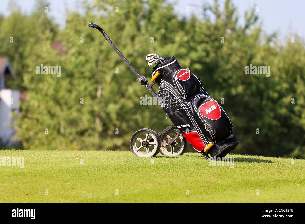 Golf pull cart hi-res stock photography and images - Alamy