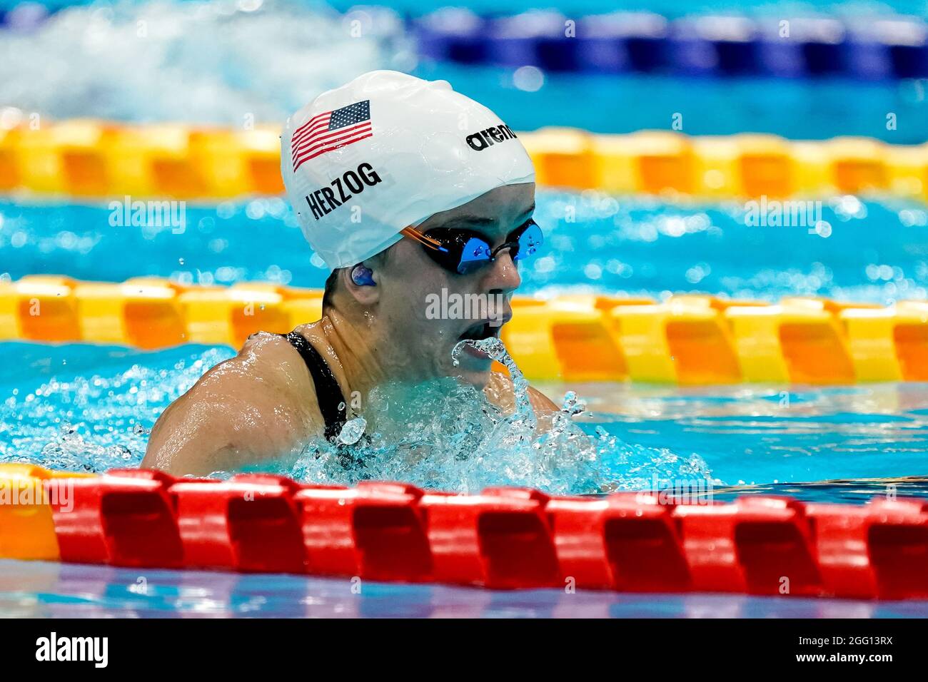 TOKYO, JAPAN - AUGUST 28: Sophia Herzog of the United States competing in the Women's 100m Breaststroke SB6 Heats during the Tokyo 2020 Paralympic Games at Tokyo Aquatics Centre on August 28, 2021 in Tokyo, Japan (Photo by Ilse Schaffers/Orange Pictures) NOCNSF Stock Photo