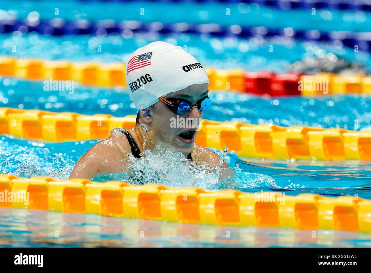 TOKYO, JAPAN - AUGUST 28: Sophia Herzog of the United States competing in the Women's 100m Breaststroke SB6 Heats during the Tokyo 2020 Paralympic Games at Tokyo Aquatics Centre on August 28, 2021 in Tokyo, Japan (Photo by Ilse Schaffers/Orange Pictures) NOCNSF Stock Photo