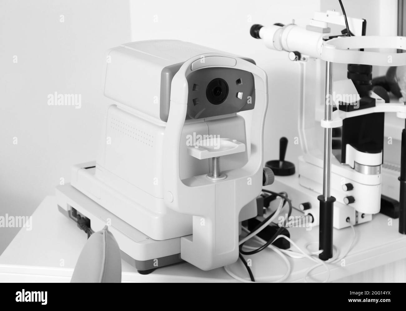 Modern tonometer in ophthalmologist's office Stock Photo Alamy