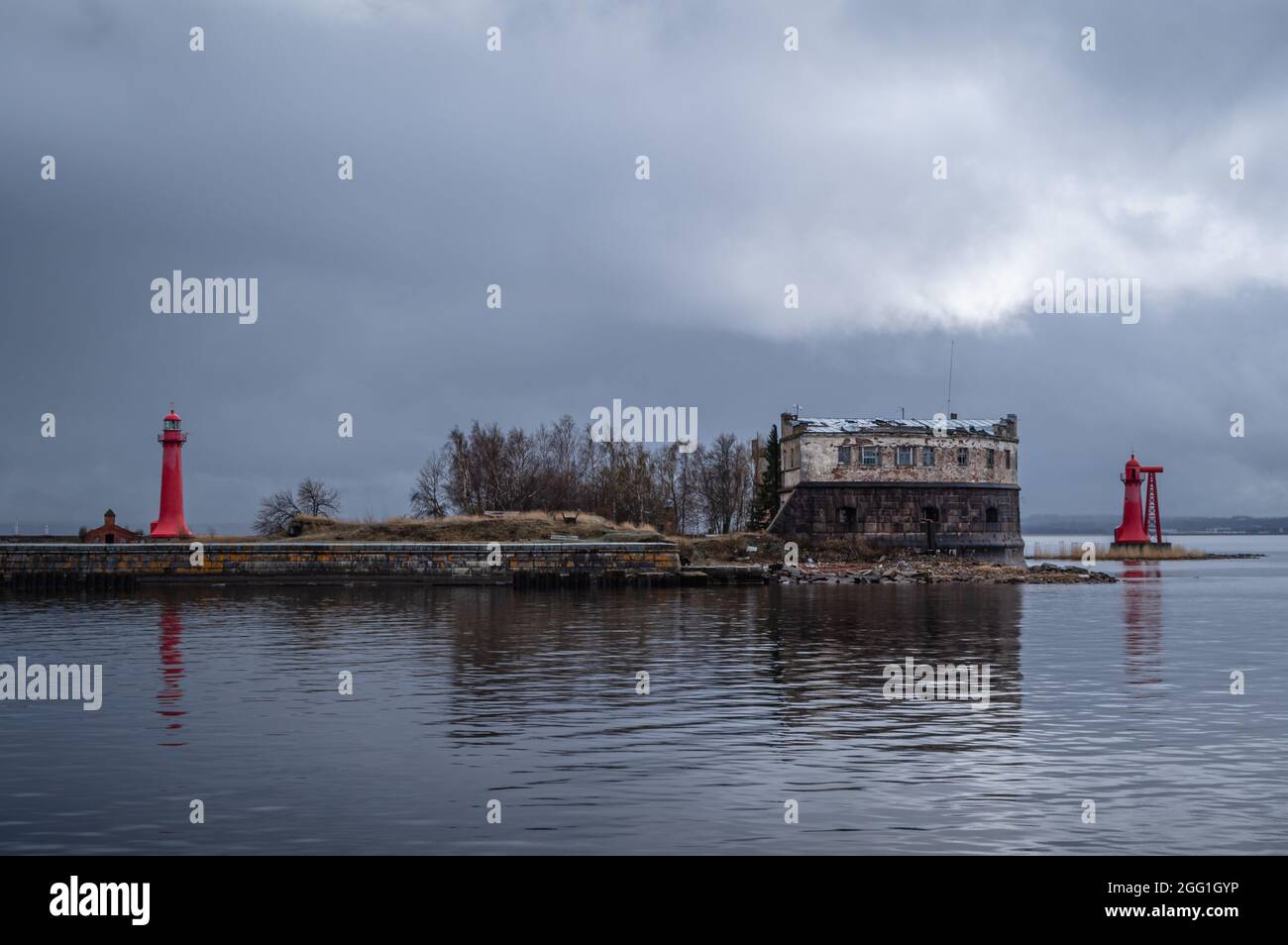 Fort Kronshlot in the Gulf of Finland near the city of Kronstadt Stock ...