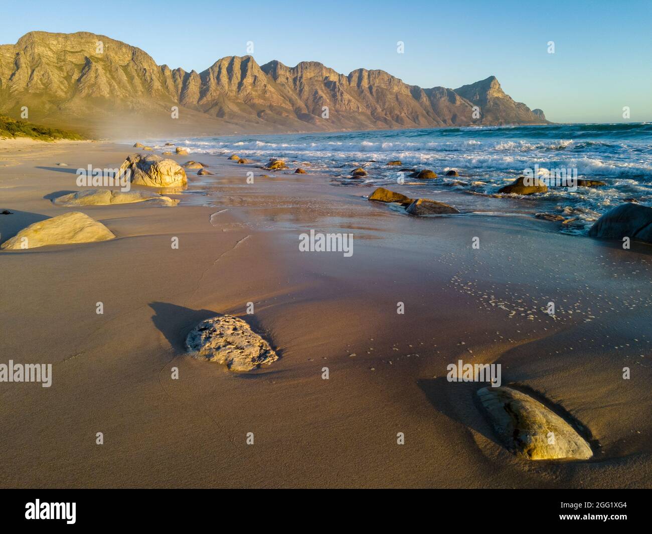 View of the Kogelberg Mountains from Kogelberg beach along Clarence Drive between Gordon's Bay and Rooi-Els. False Bay. Western Cape. South Africa Stock Photo