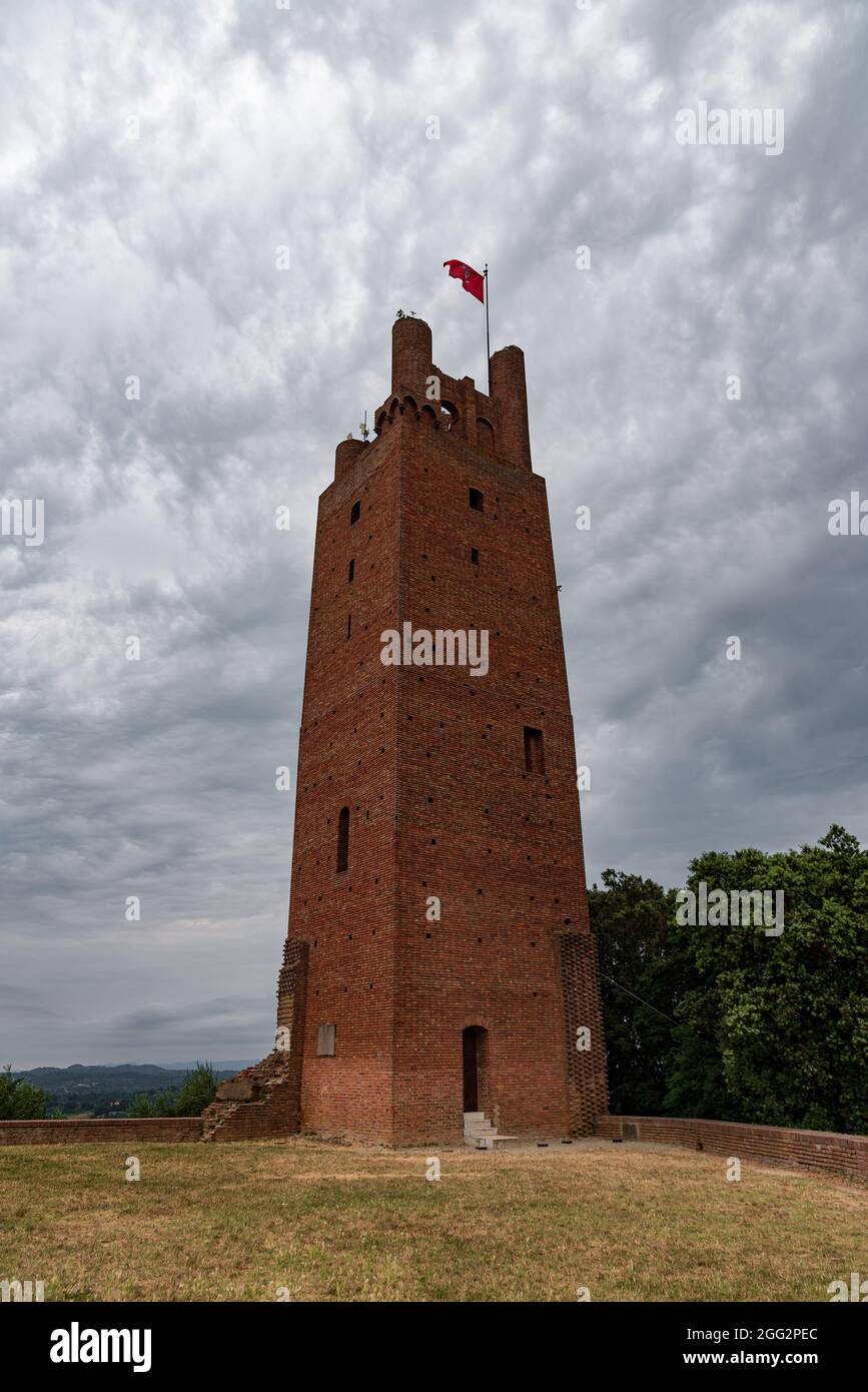 The Rocca di Federico II is a tower built in the 13th century in San Miniato. Destroyed during the Second World War, it was rebuilt in 1958, it is 37 Stock Photo