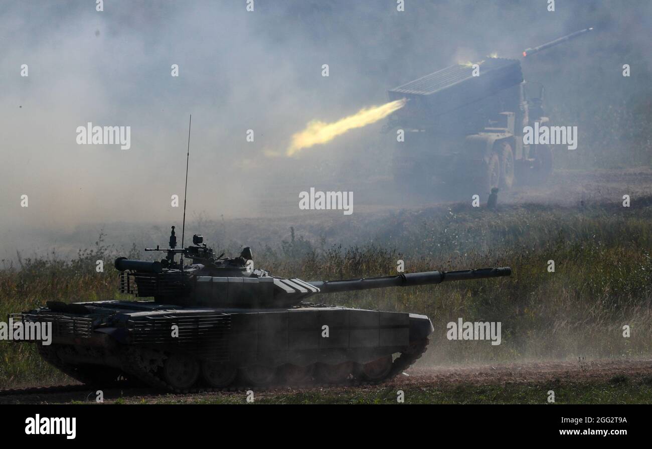 T 72b3m High Resolution Stock Photography And Images Alamy