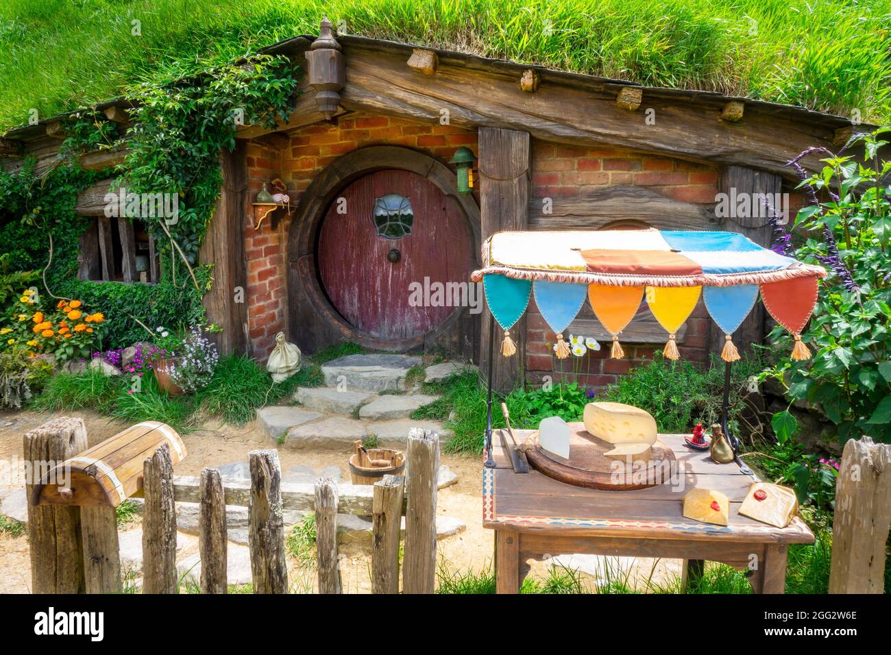 Hobbit Holes Homes On The Hobbiton Movie Set For The Lord Of The Rings Movie Trilogy In Matamata New Zealand A Popular Tourist Attraction Stock Photo