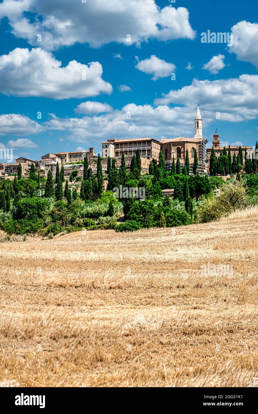 view-on-pienza-hi-res-stock-photography-and-images-alamy