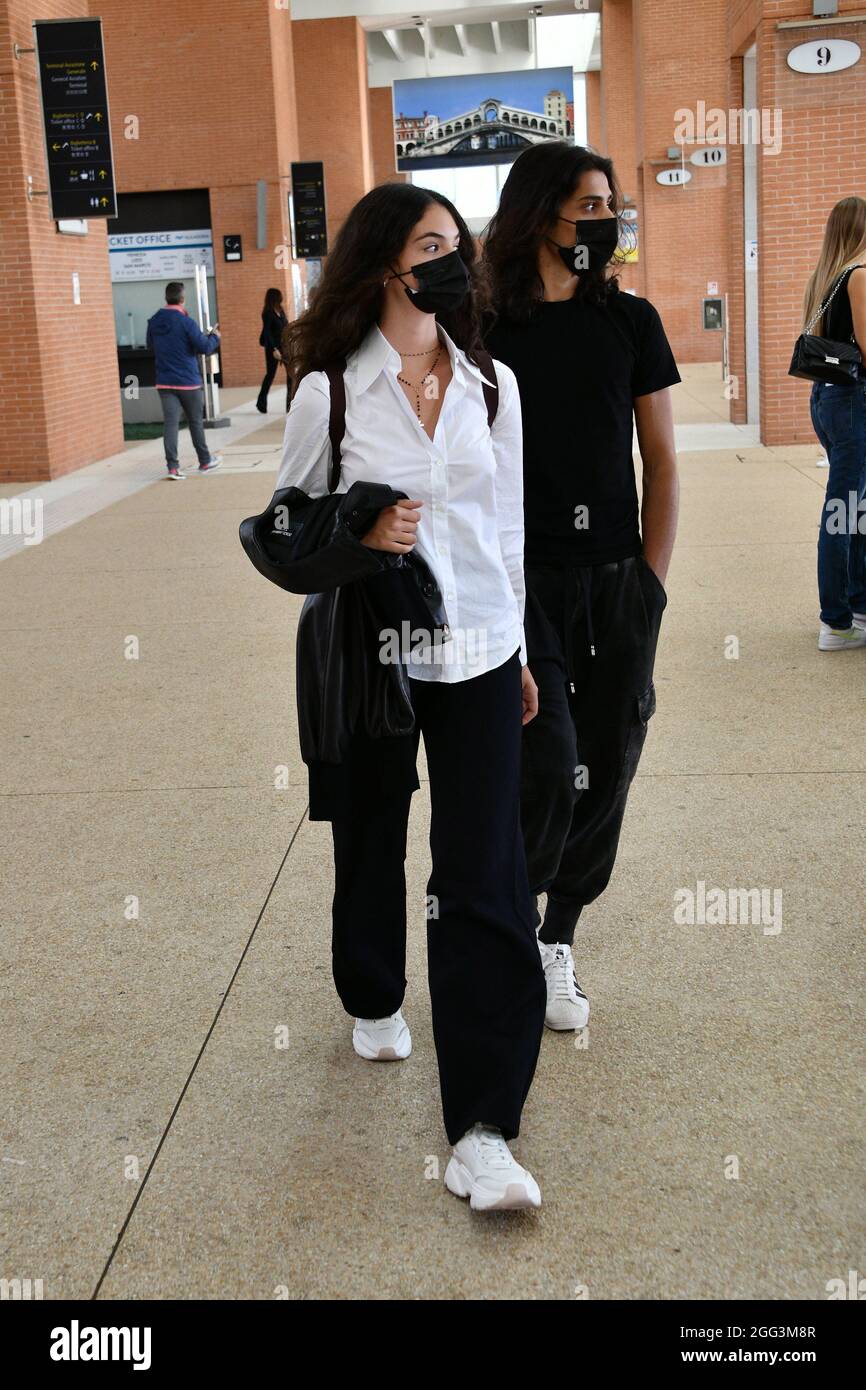 Venice Dolce Gabbana Event Monica Bellucci With Her Daughter Deva Cassel And Luca Salandra Stock Photo Alamy