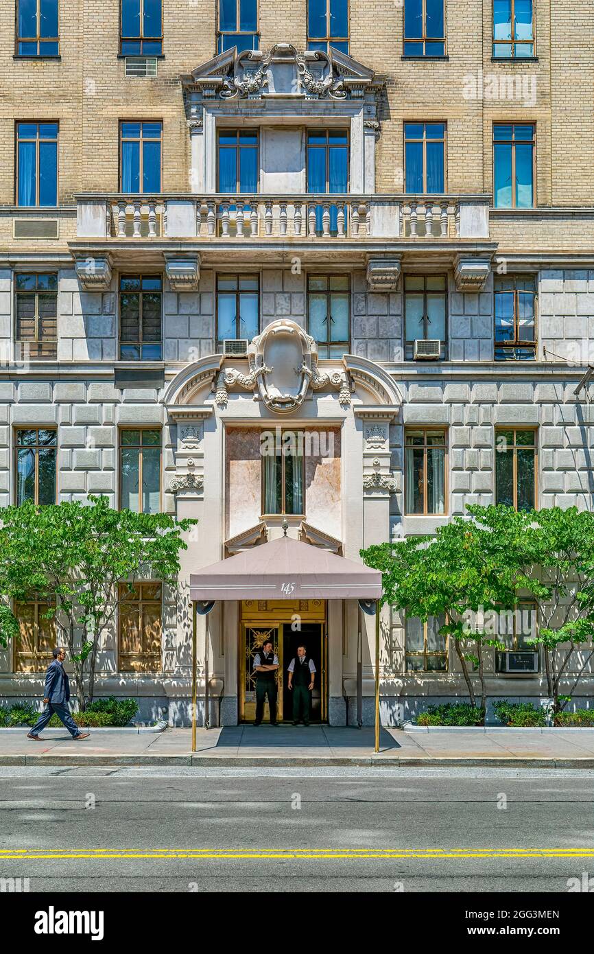 San Remo, 145 Central Park West, New York's first twintower apartment