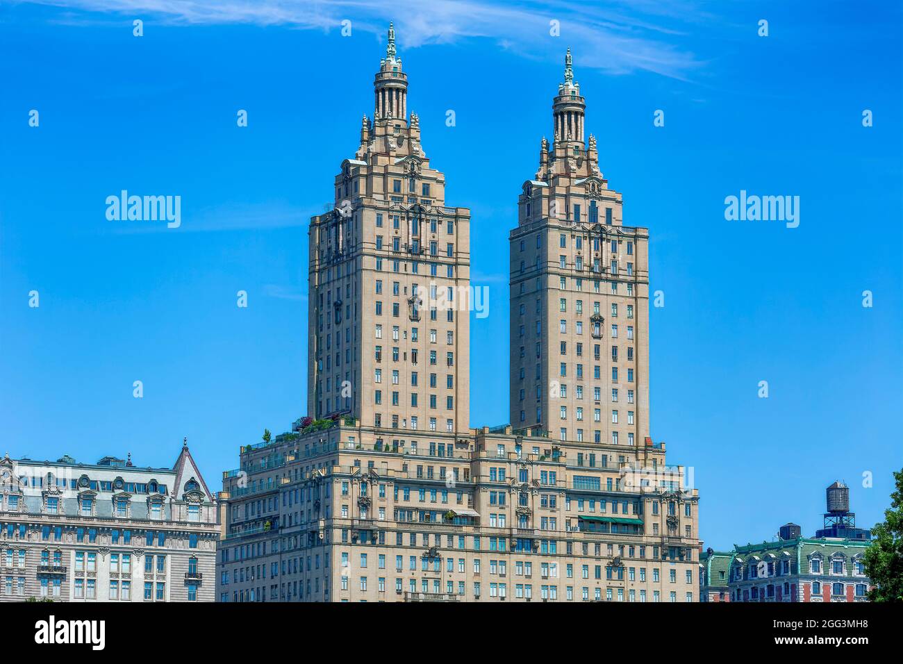 New Roth Tower San Remo, 145 Central Park West, New York's first twin-tower apartment ...