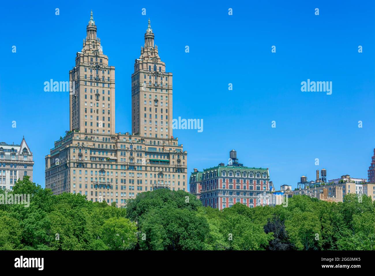 San Remo, 145 Central Park West, New York's first twin-tower apartment ...