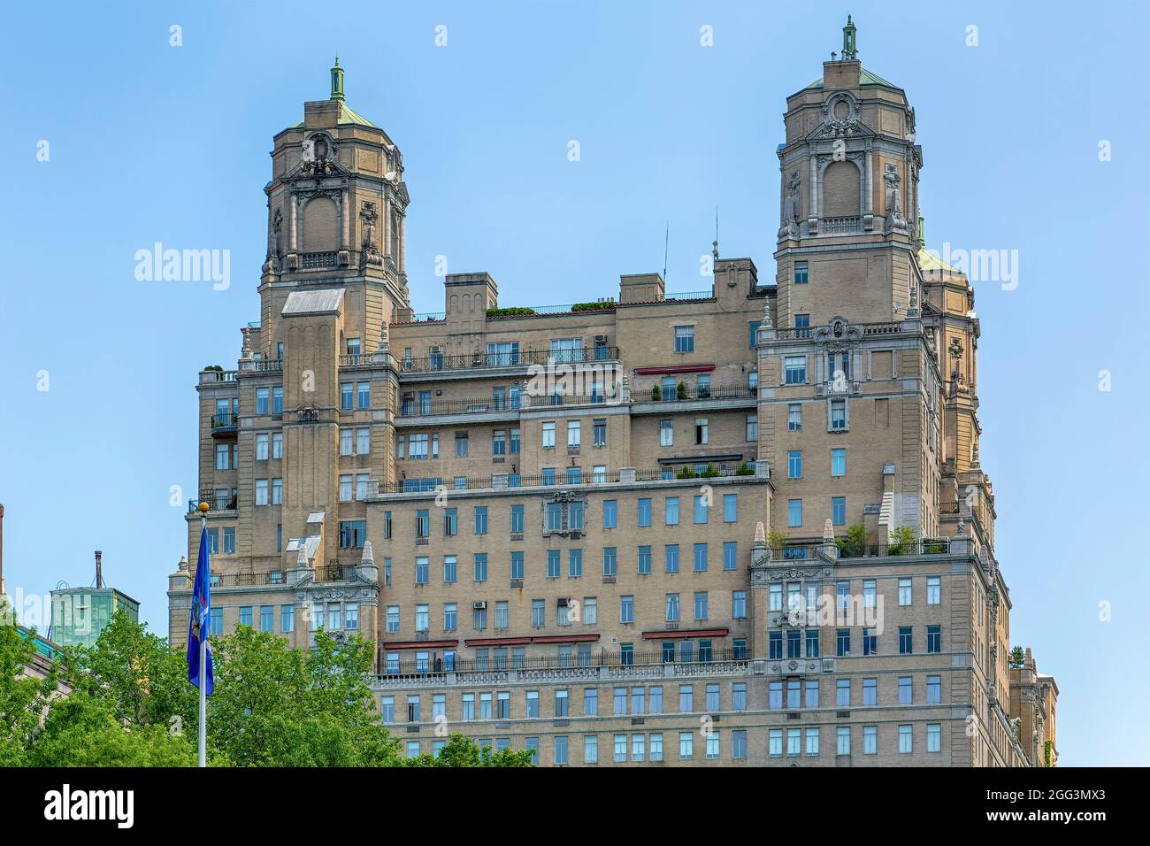 211 Central Park West, Beresford, Emery Roth's tripletowered apartment
