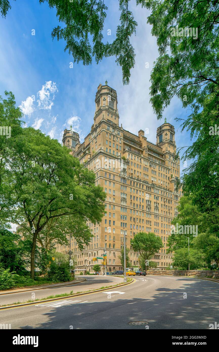 211 Central Park West, Beresford, Emery Roth's tripletowered apartment