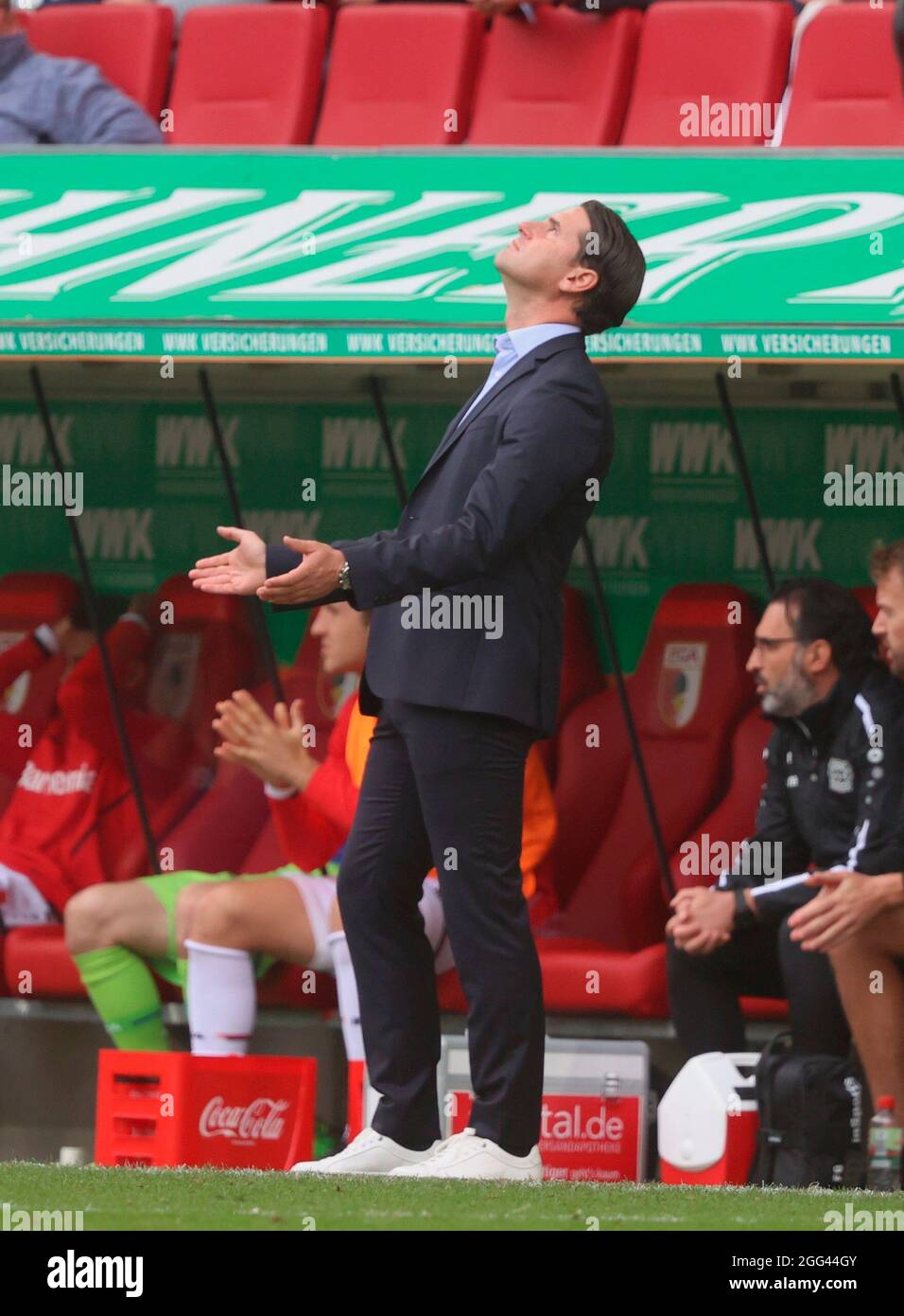 Leverkusen coach Gerado SEOANE. Soccer, FC Augsburg - Bayer 04 Leverkusen, Soccer Bundesliga, 3rd matchday, season 2021-2022, on August 28, 2021 in Augsburg, WWKARENA, Germany. DFL regulations prohibit any use of photographs as image sequences and/or quasi-video. ¬ Stock Photo