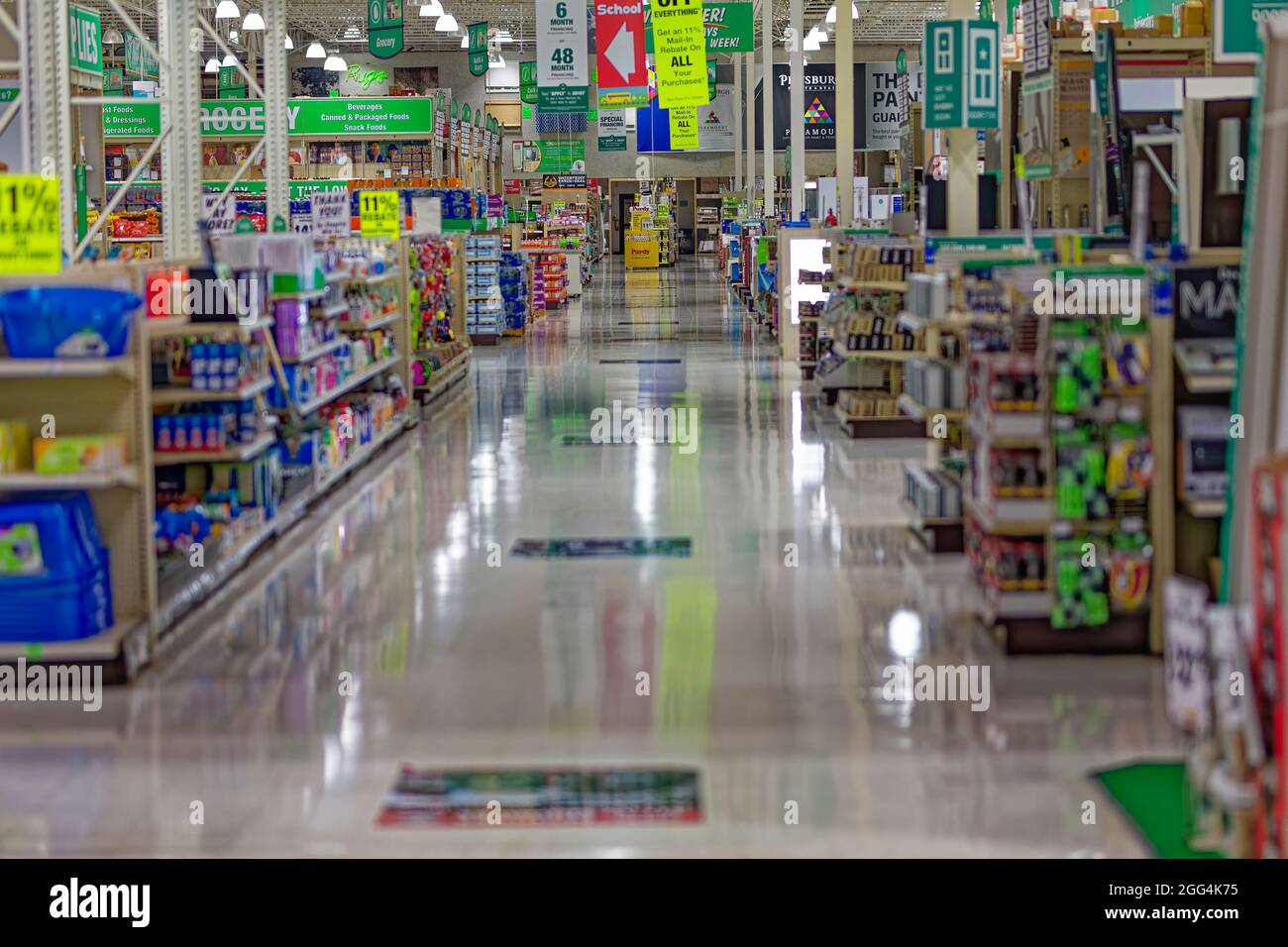 Shiny floors hi-res stock photography and images - Alamy