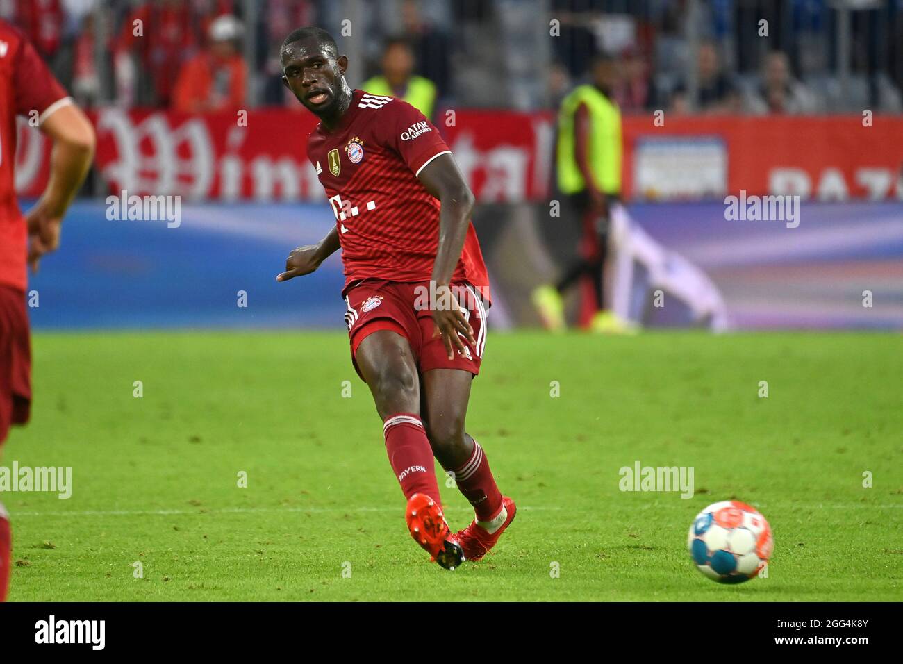 Munich, Deutschland. 28th Aug, 2021. Tanguy Nianzou Kouassi (FC Bayern  Munich), action, individual action, single image, cut out, whole body shot,  whole figure football 1st Bundesliga season 2021/2022, 3rd matchday,  matchday03 FC