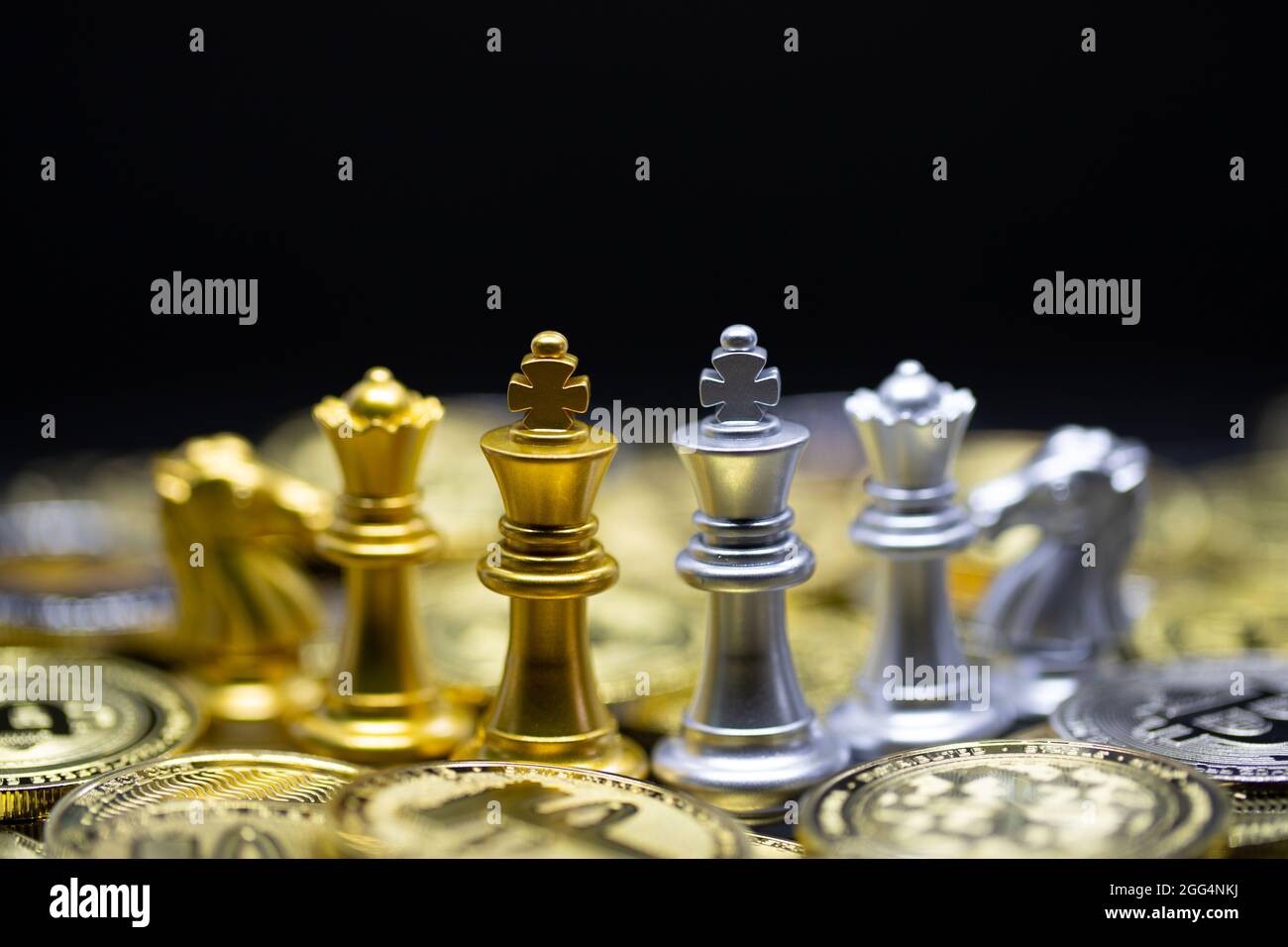 Gold and Silver King Chess on the Crypto currency is convenient payment in  economy market, the modern way of exchange in the coming future for finance  Stock Photo - Alamy