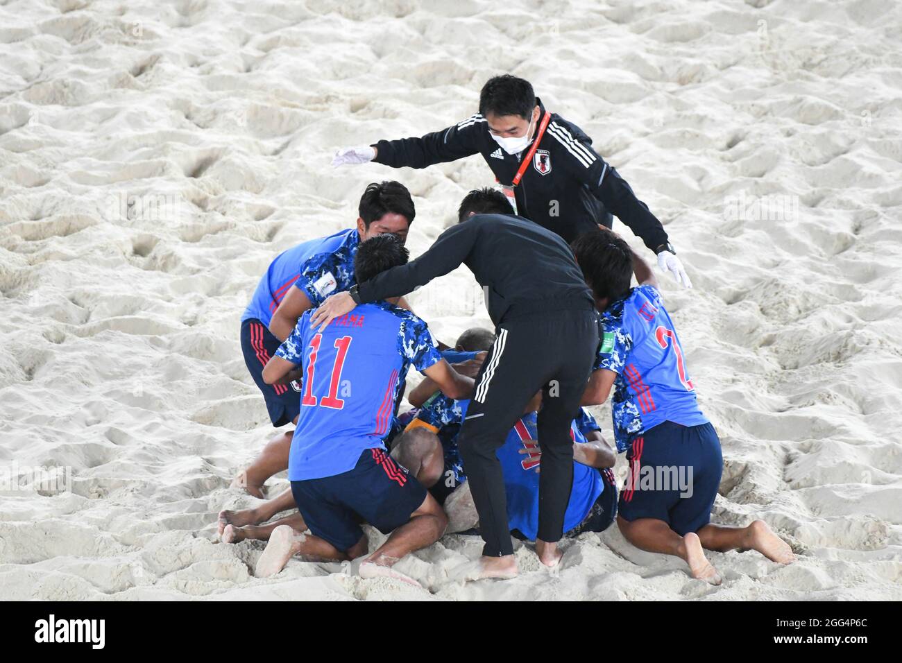 Moscow, Moscow, Russia. 28th Aug, 2021. Luzhniki Stadium. Beach Soccer World Cup 2021. Japan players celebrate reaching the World Cup final in the semifinal match against Senegal (Credit Image: © Daniel Kutepov/ZUMA Press Wire) Stock Photo