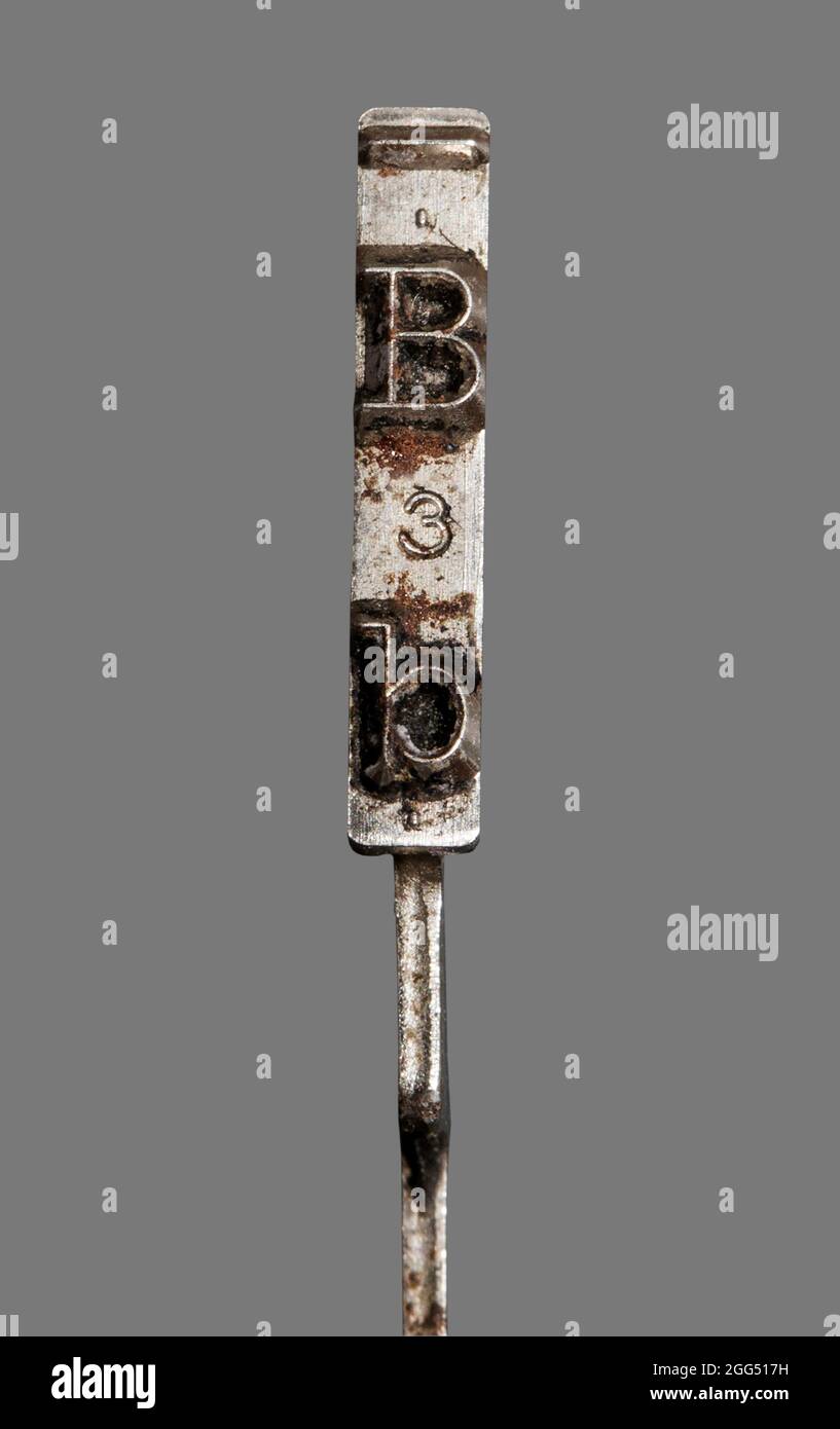 Macro Of A Old Typywriter Hammer Letter B Stock Photo - Alamy