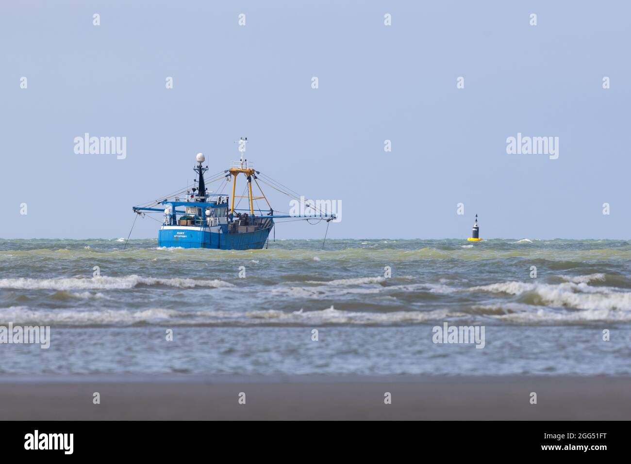 Shrimp boat fishing hi-res stock photography and images - Alamy