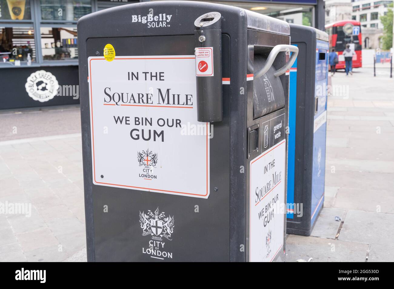 public waste bin with message showing 'IN the SQUARE MILE we BIN OUR GUM' Stock Photo
