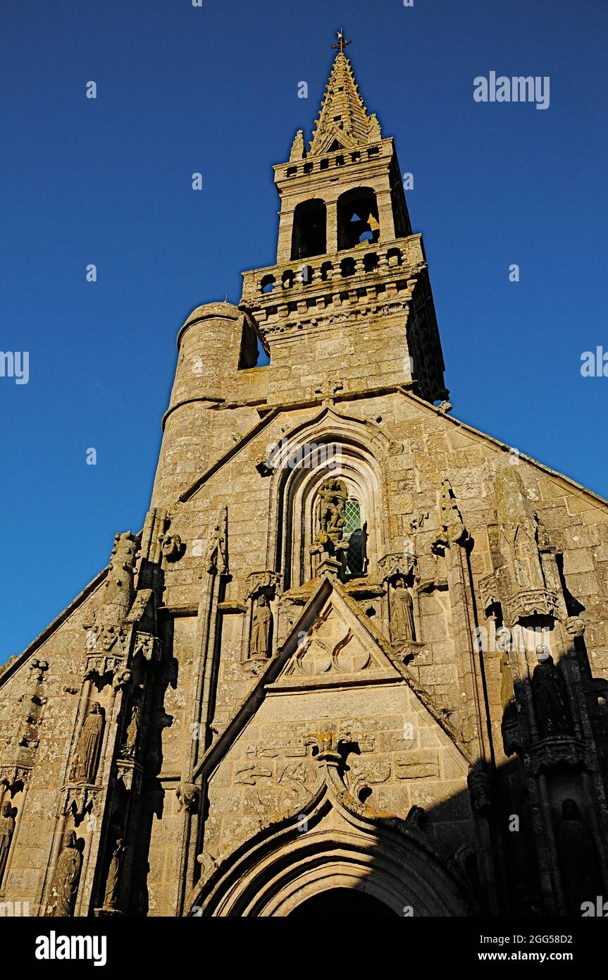 FRANCE. BRITTANY REGION. FINISTERE (29) CAP SIZUN. VILLAGE OF CONFORT-MEILARS. THE NOTRE-DAME DE CONFORT CHAPEL, FOUNDED IN 1528 BY ALAIN DE RASMADEC Stock Photo