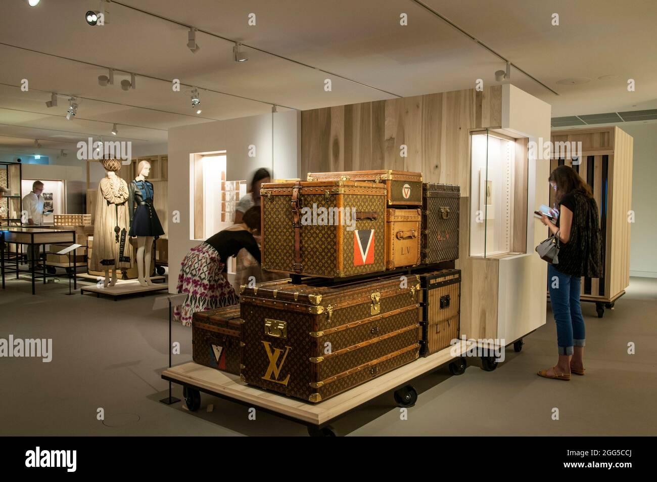 FRANCE. HAUTS-DE-SEINE (92). ASNIERES. HOUSE VUITTON Stock Photo - Alamy