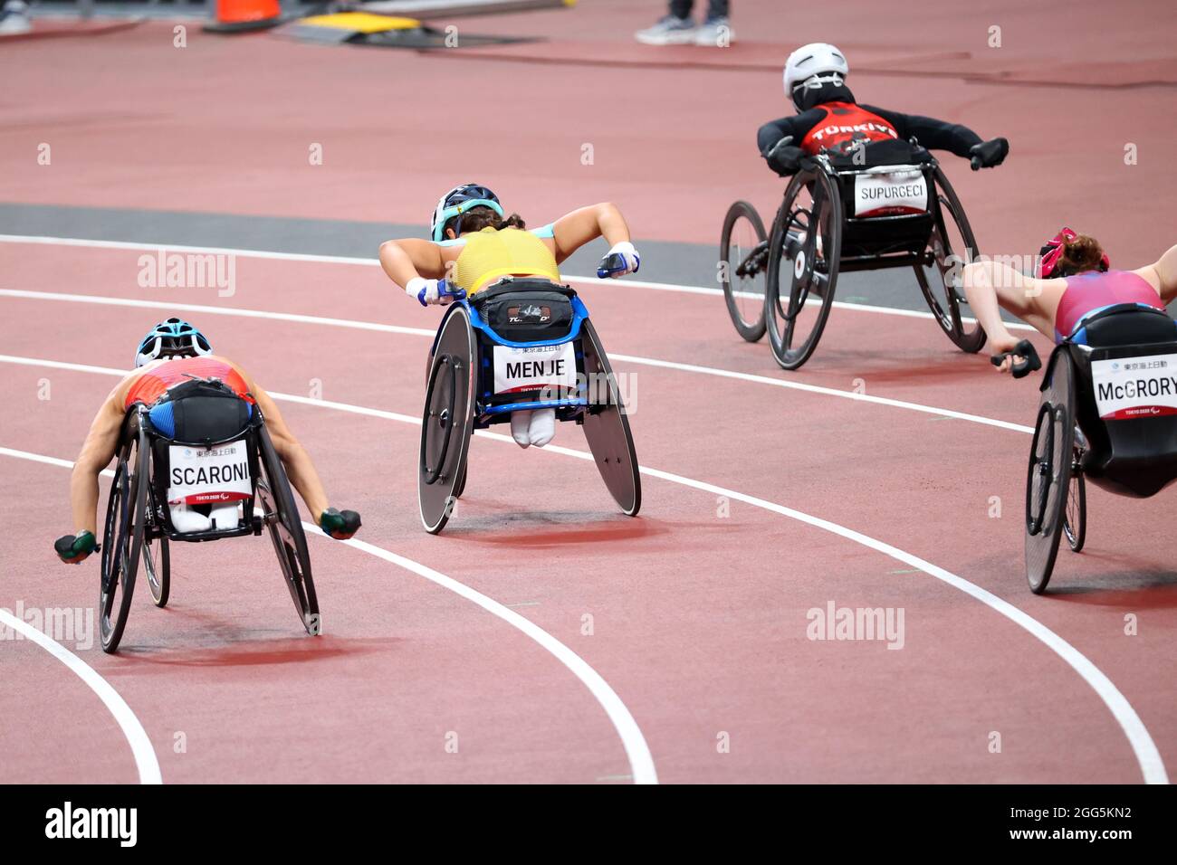 Tokio, Japan. 29th Aug, 2021. Paralympics: Athletics, women's 800m final, at Olympic Stadium. Susannah Scaroni from the USA (l-r), Merle Marie Menje from Germany, Amanda McGrory from the USA and Zubeyde Supurgeci from Turkey in action. Credit: Karl-Josef Hildenbrand/dpa/Alamy Live News Stock Photo