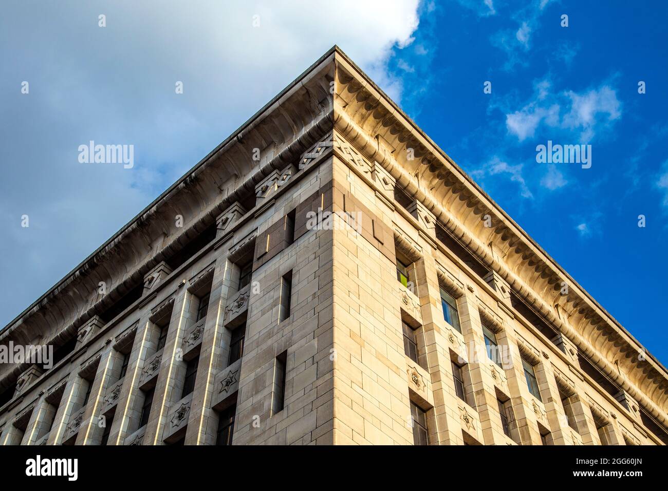 Grade II listed office building Adelaide House Grade II by London Bridge in Art Deco style with Egyptian influence, London, UK Stock Photo