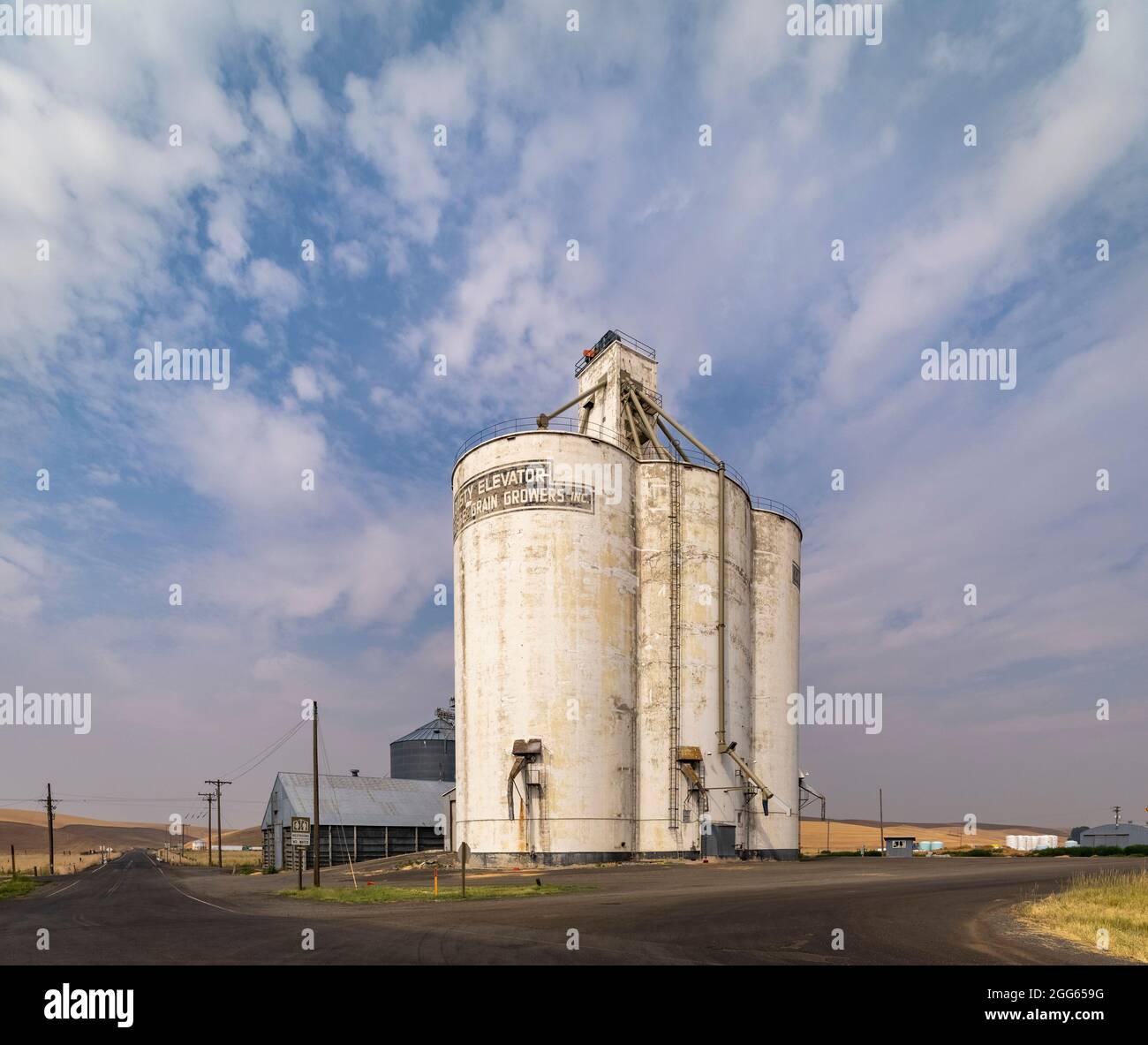 Grain silos at Dusty, Washington State, USA Stock Photo Alamy