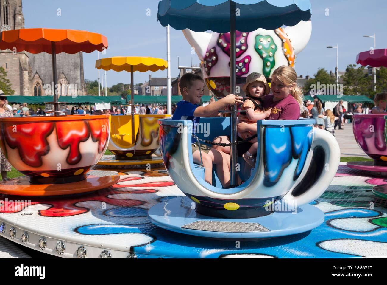 Teacup ride hires stock photography and images Alamy