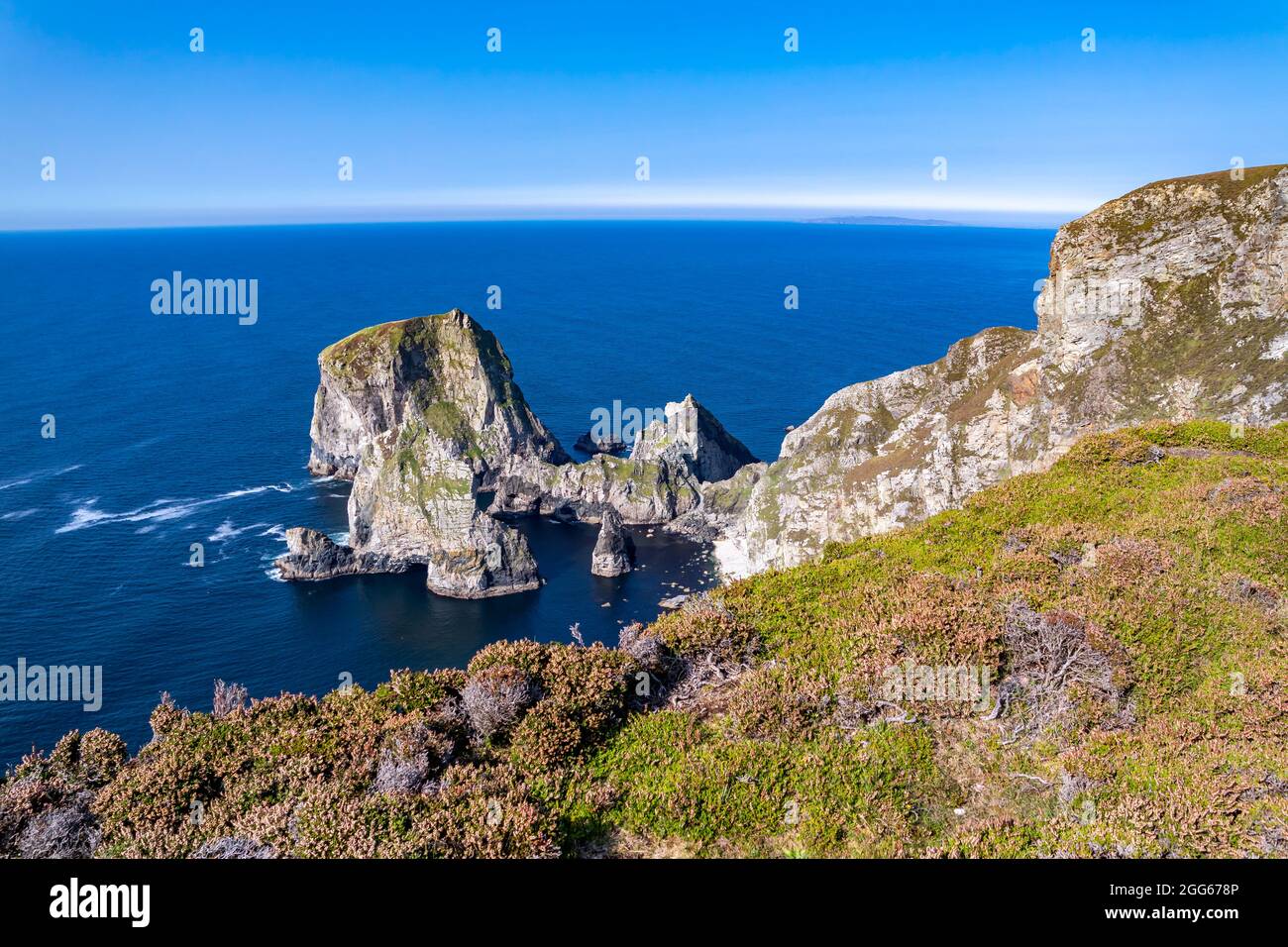Tormore Island by Port between Ardara and Glencolumbkille in County Donegal - The highest sea stack in Ireland. Stock Photo