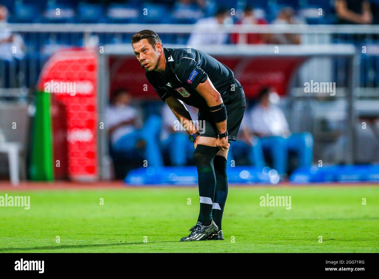 ISTANBUL, TURKEY - AUGUST 29: referee Firat Aydinus during the Super Lig match between Kasimpasa and Galatasaray at Recep Tayyip Erdogan Stadium on August 29, 2021 in Istanbul, Turkey (Photo by /Orange Pictures) Stock Photo